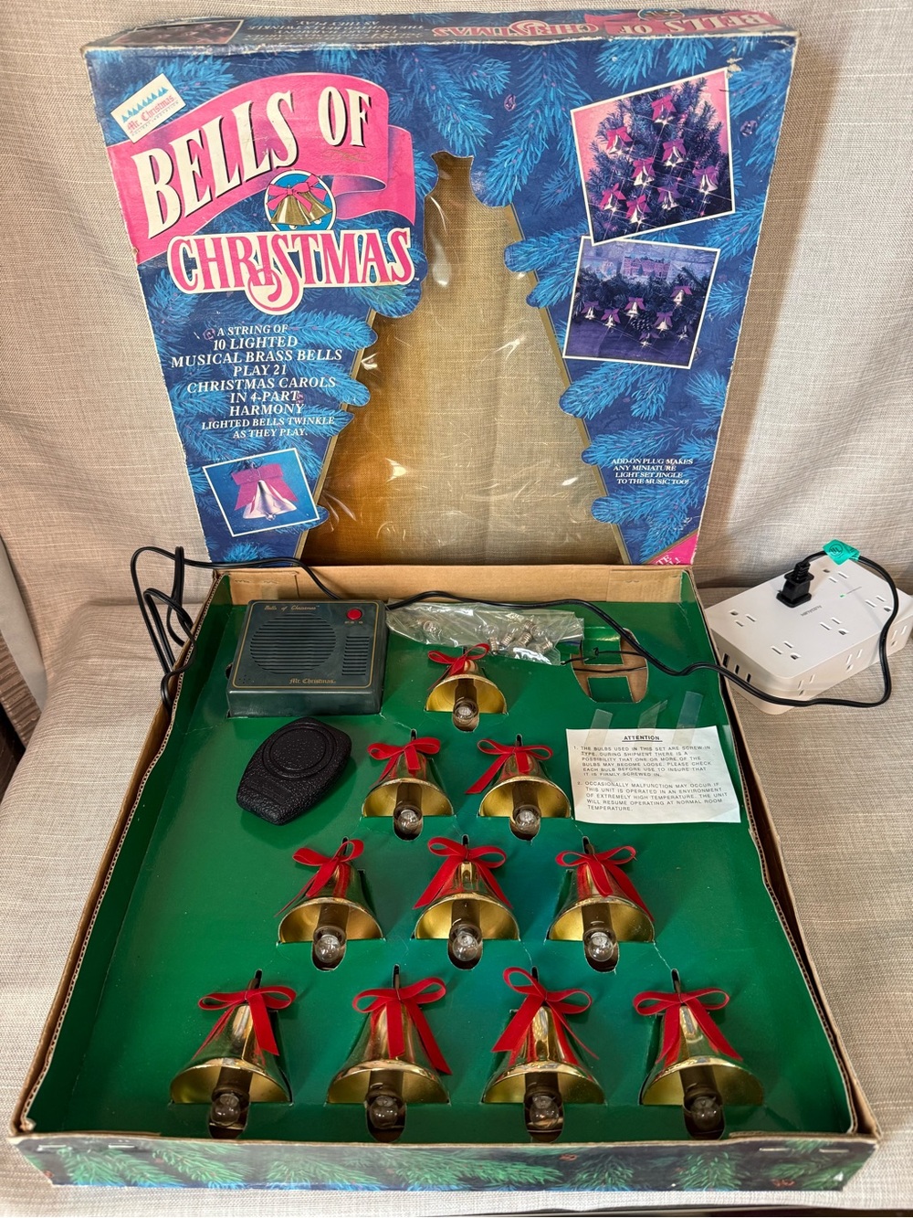 1992 VTG NOB Old Stock Mr Christmas Bells of Christmas 10 Lighted Musical Bells